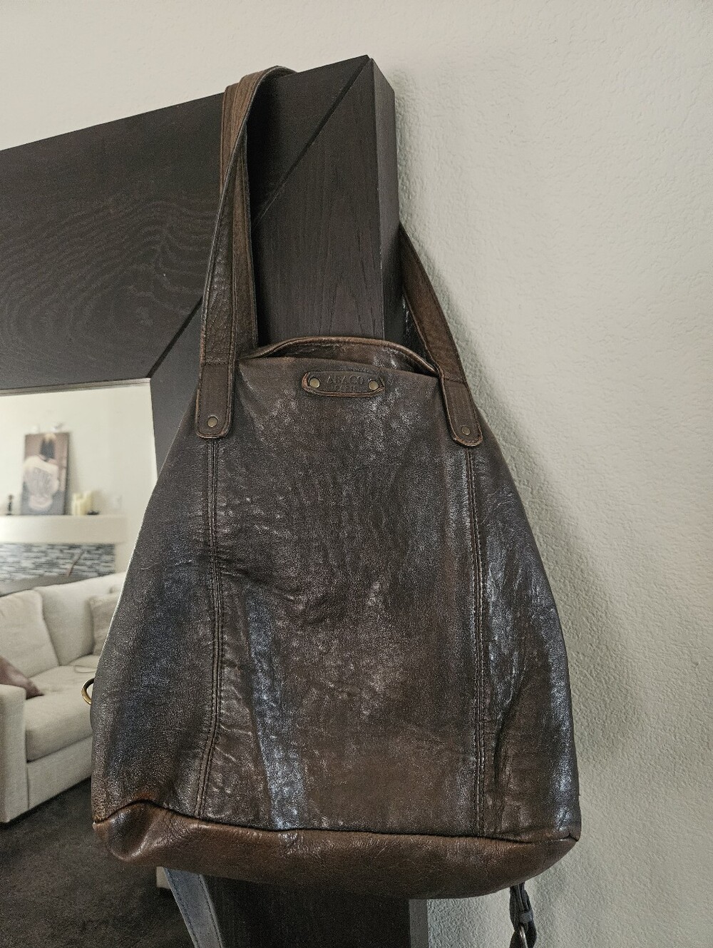 Oversized Leather Tote Bag - Picture 9 of 12